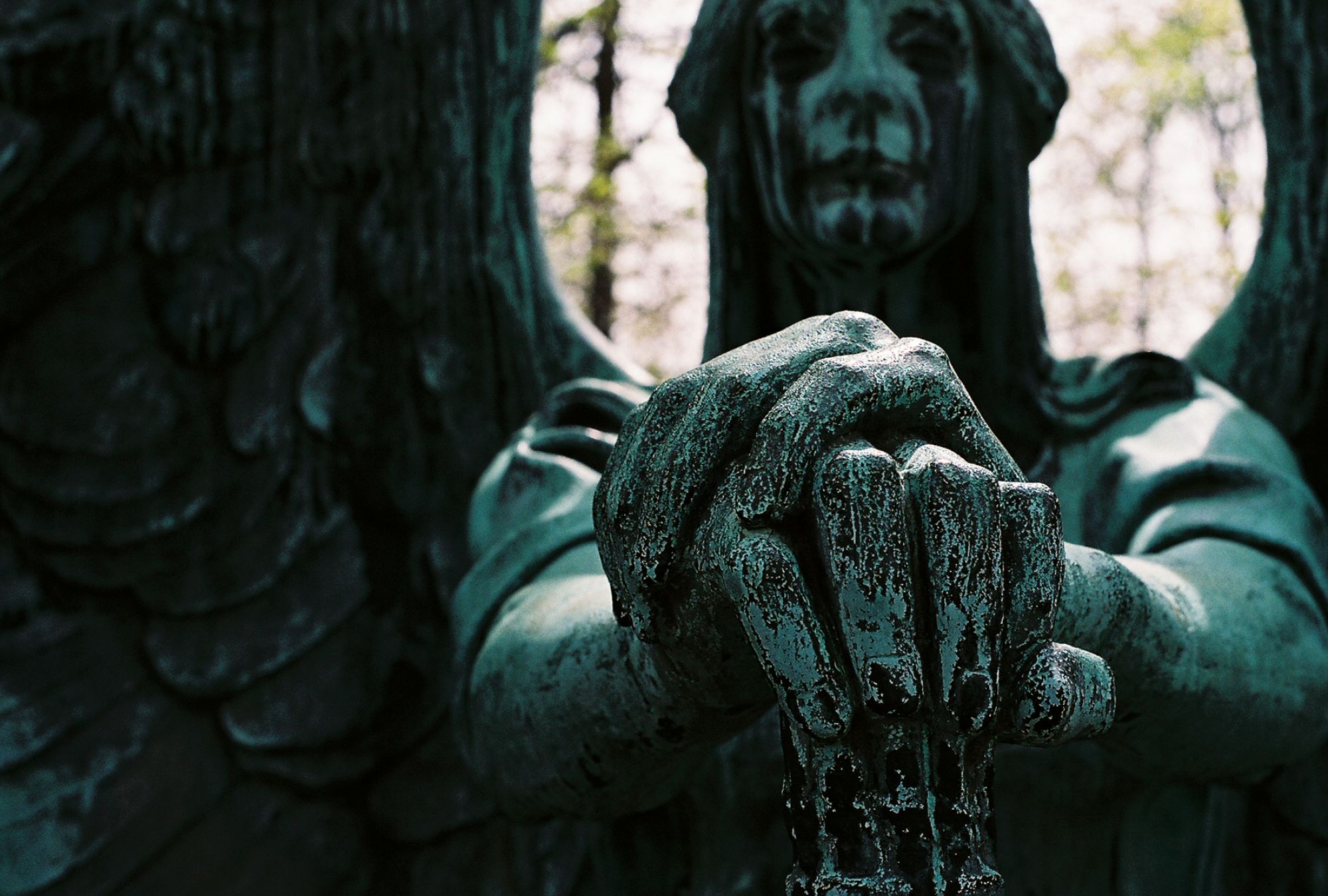 Minds banner for @Occult