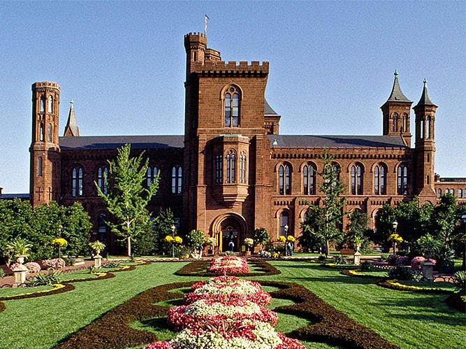 Minds banner for @Smithsonian